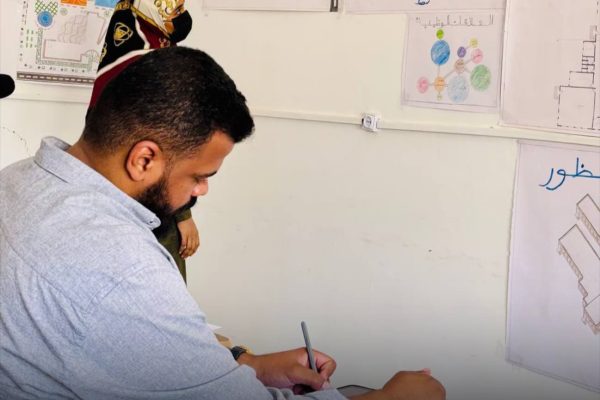 تقييم المشاريع الفصلية لطلاب كلية الهندسة