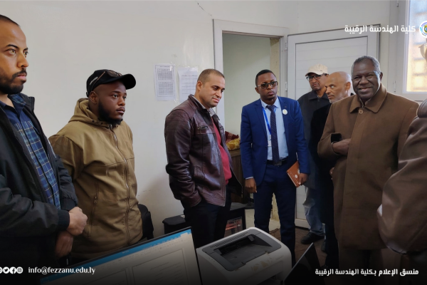 زيارة تفقدية للكاتب العام إلى كلية الهندسة