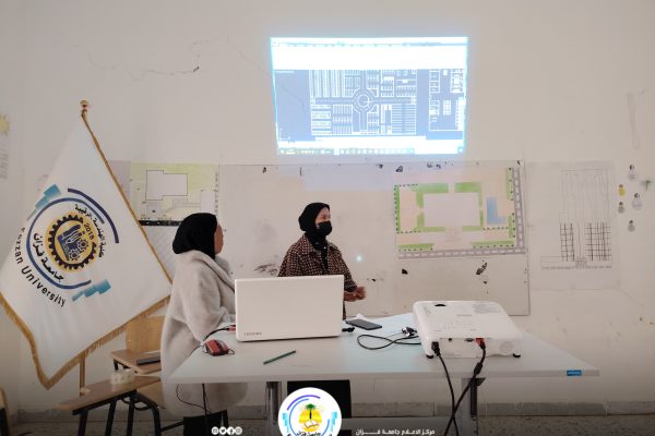 تقييم المشاريع الفصلية لطلاب كلية الهندسة في مقرر التصميم المعماري