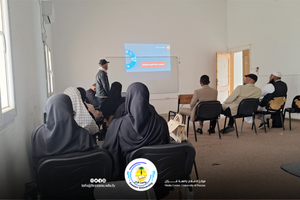 طلاب قسم الهندسة الكهربائية يناقشون مقترحات بحوث التخرج للفصل الدراسي، خريف (2026م).