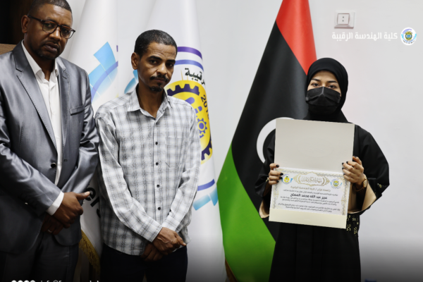 تُكرم طلبة كلية الهندسة لمشاركاتهم العلمية والتقنية