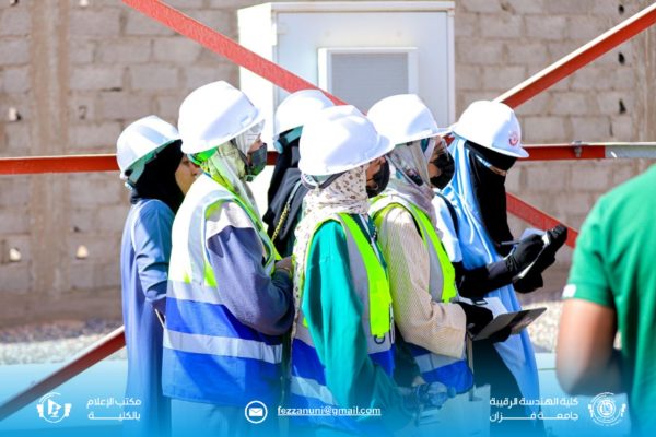 ي إطار دمج المعارف الأكاديمية النظرية بالتطبيقات العملية لتقنيات الاتصالات الخلوية، ... اختتم تسعة عشر طالباً من شعبة الاتصالات بكلية الهندسة - الرقيبة - يوم الخميس، الموافق (6-8-2026م) برنامجاً تدريبياً ميدانياً في فرع شركة ليبيانا للهاتف المحمول بمدينة سبها